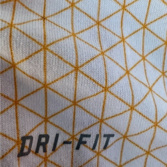 Nike woman’s workout tank top with built in bra size xs - Picture 4 of 4